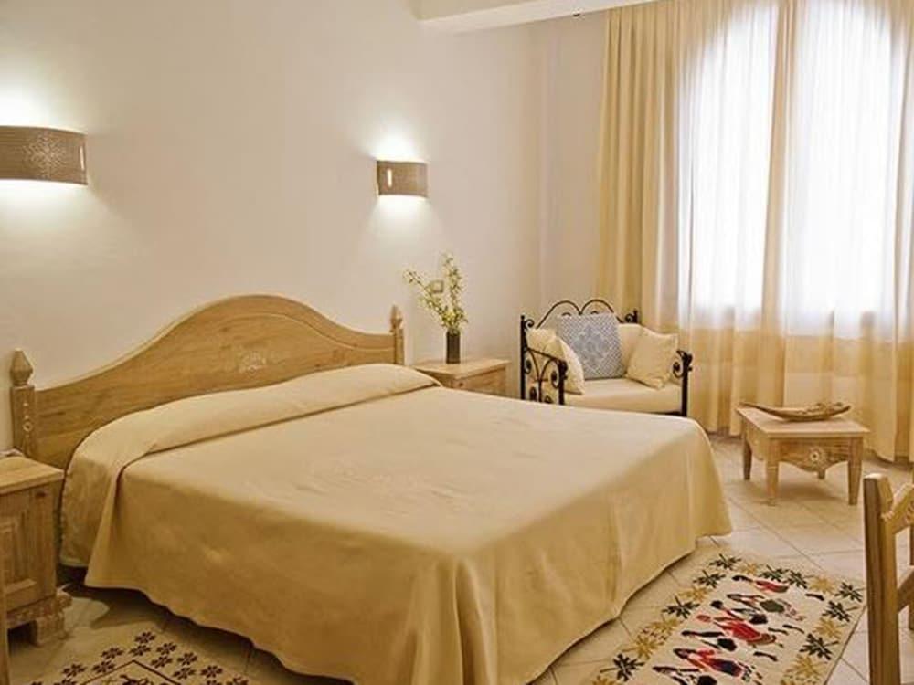 Hotel Libyssonis Porto Torres Exterior foto